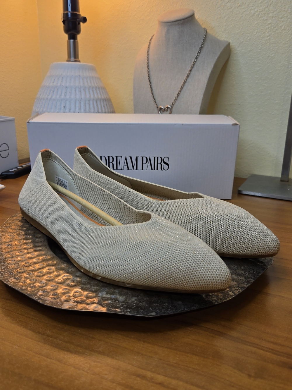 Dream Pairs Women's Cream Knit Pointed-Toe Ballet Flats NWT Size 10
